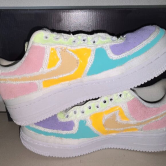 Size 9.5 - Nike Air Force 1 '07 Premium Pastel Reveal W DJ6901 600 - Picture 1 of 4